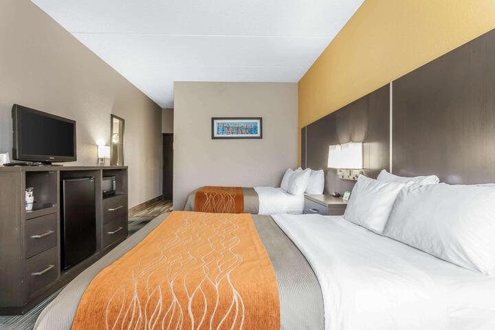 2 Double Beds (10 of 13)