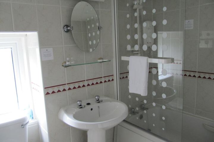 Room 7 of 11