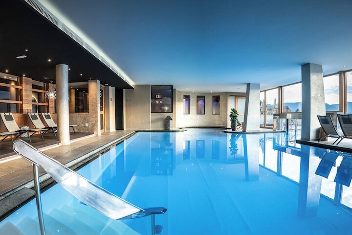 Pool 60 of 154