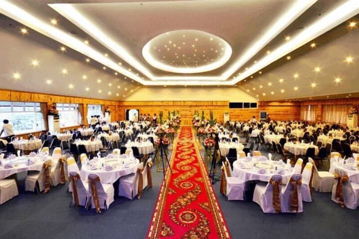 Banquet hall