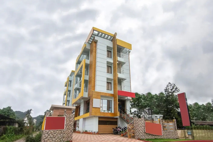 OYO 15582 Hotel Vrinda Regency