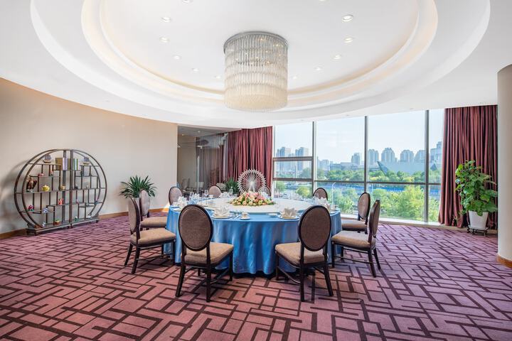 Dining 60 of 85