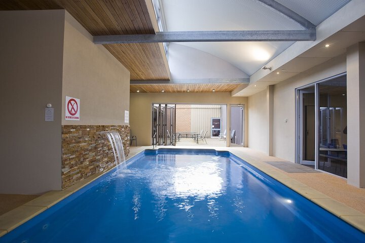 Pool 21 of 30
