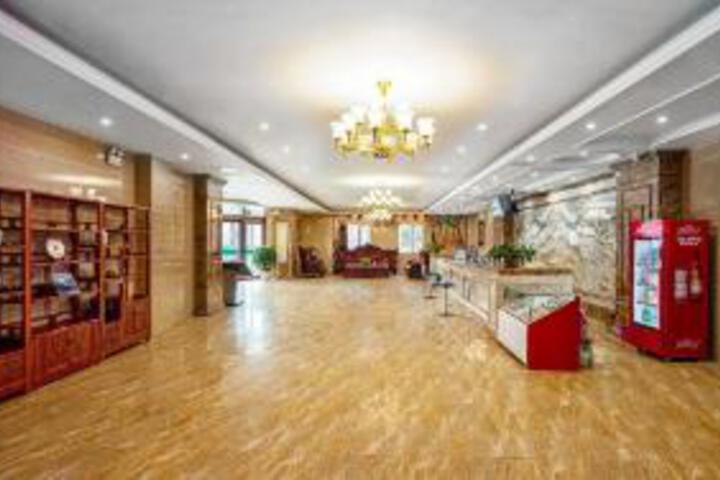 Moonlight Business Hotel in Lotus Pond