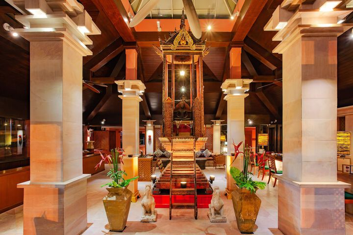 Hotel Lobby