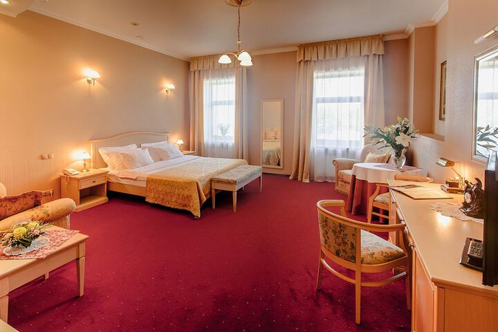 Room 8 of 62
