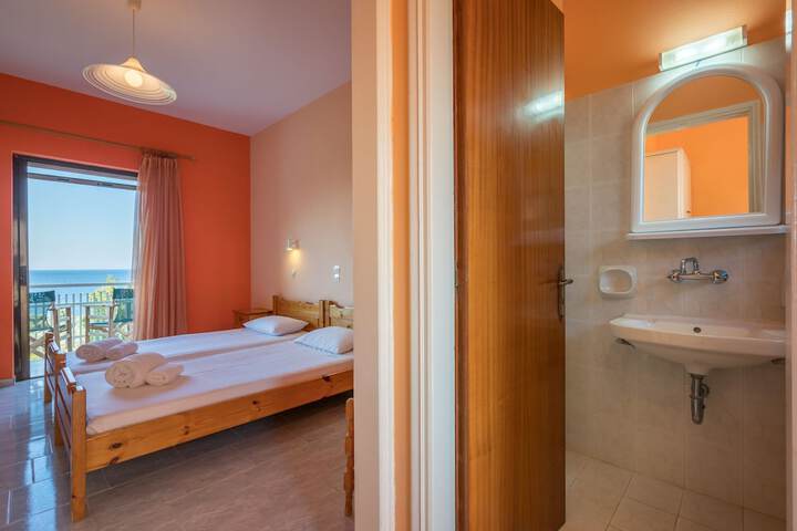 Room 9 of 23