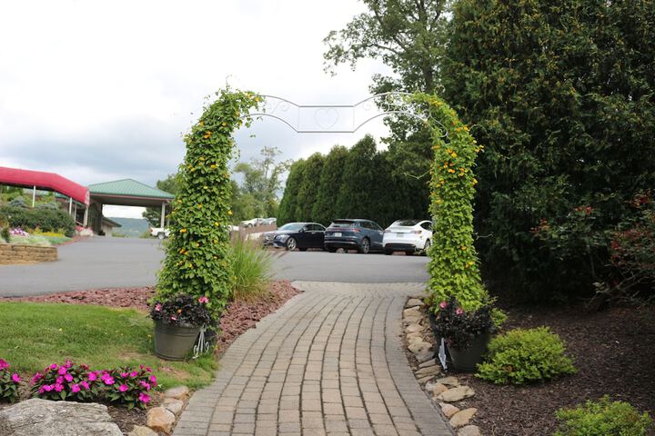 Hotel Exterior 75 of 89