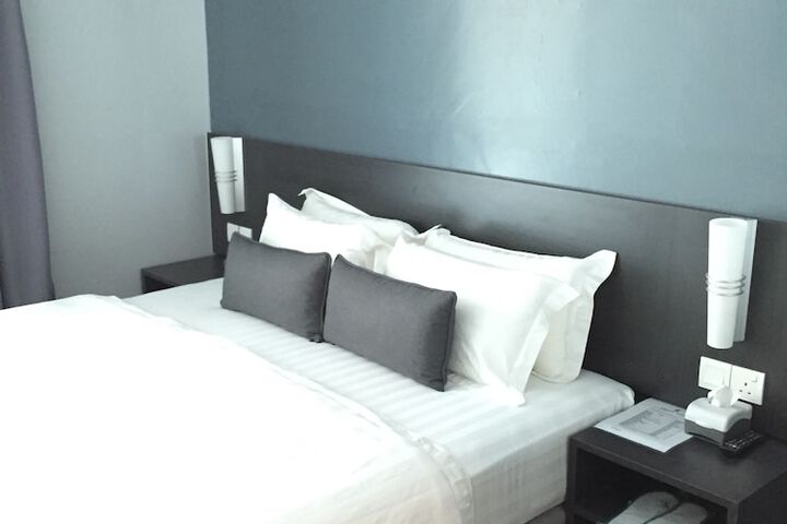 Room 10 of 31