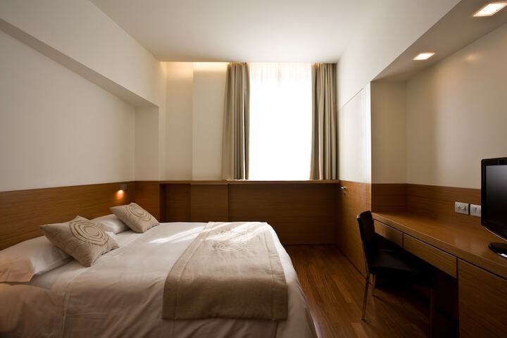 Room 16 of 88