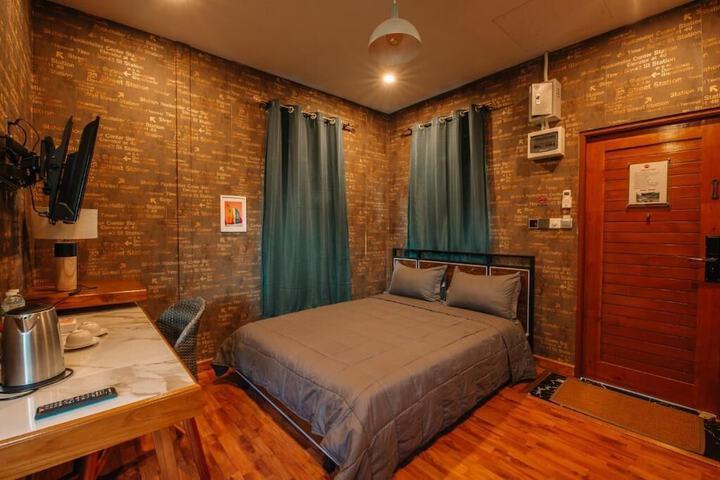 Room 4 of 11
