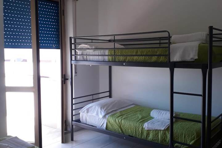 Room 33 of 41