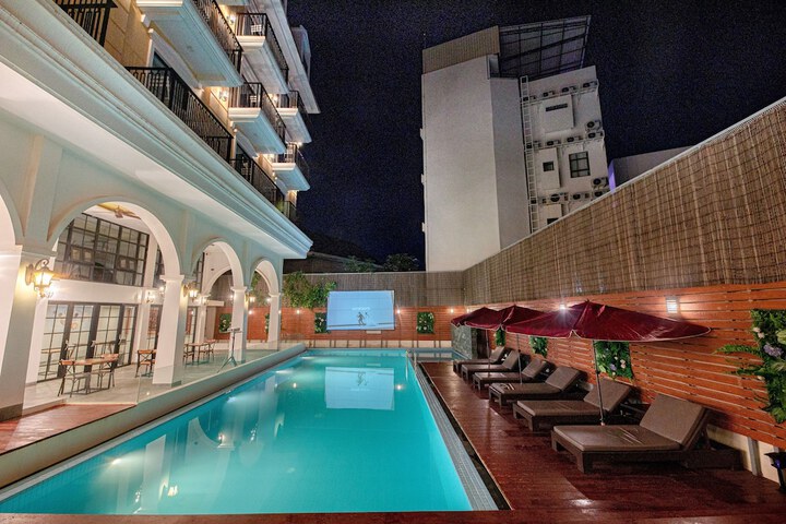 Pool 38 of 70