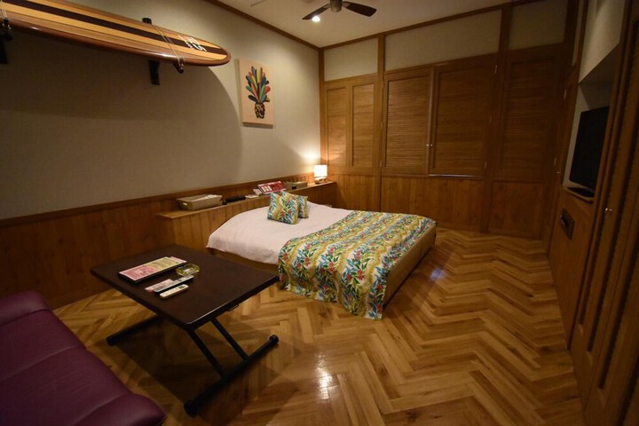 Room 9 of 14