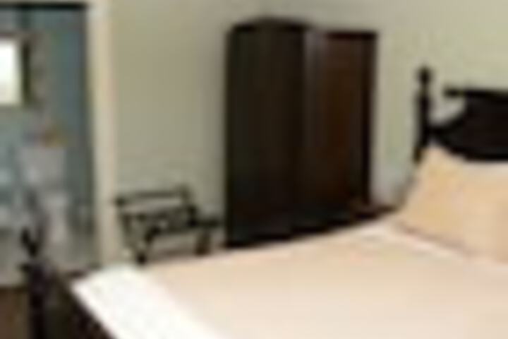 Room 32 of 252