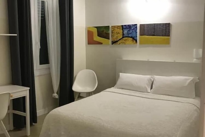 Room 6 of 53