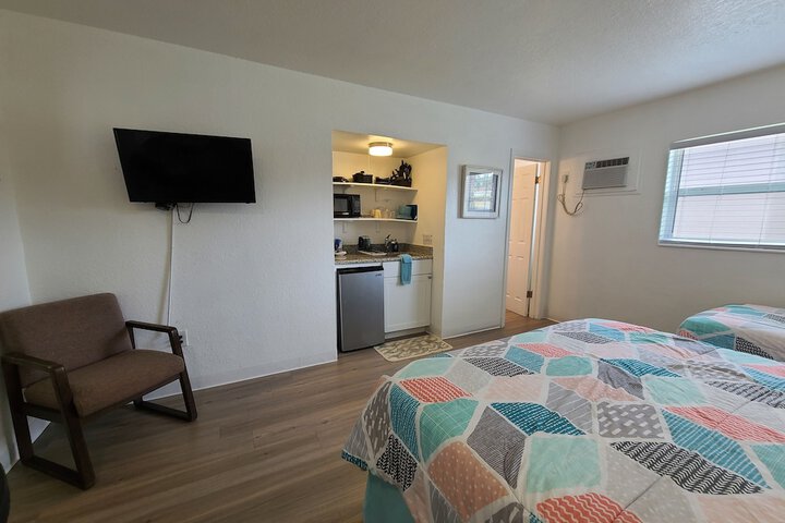 Room 44 of 166