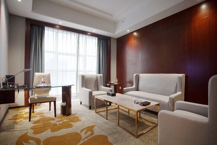 Room 15 of 19