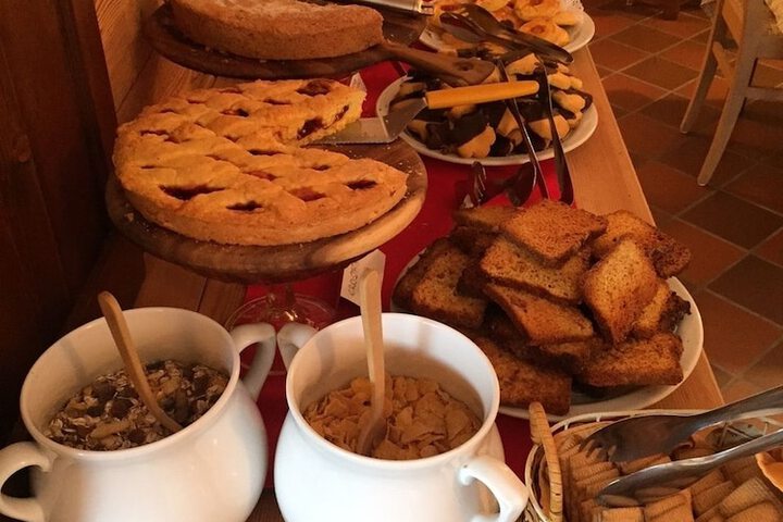 Breakfast/Coffee Service 18 of 36
