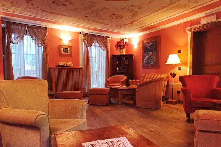 Hotel Interior 9 of 49