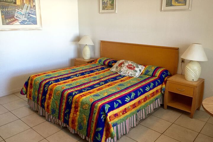 1 King Bed (8 of 15)