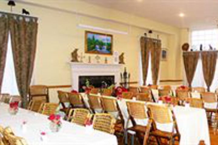 Ballroom/Hall 3 of 6