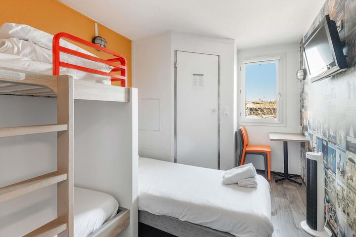 Room 7 of 31