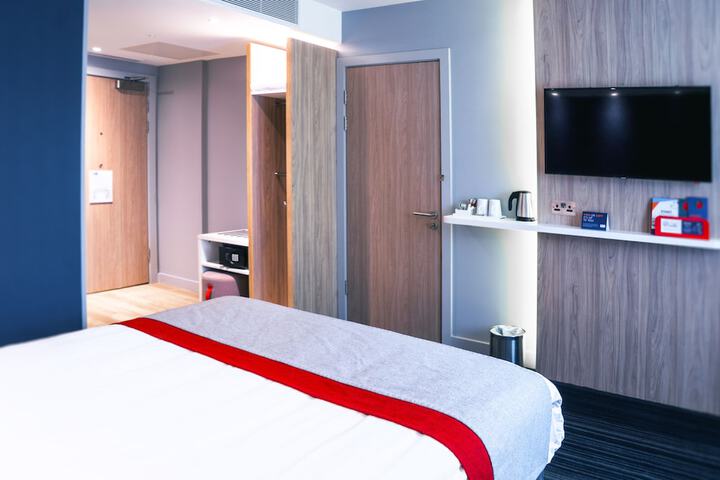 Room 13 of 78