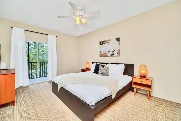 Room 2 of 16