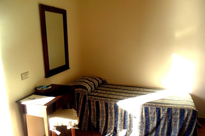 Room 17 of 22