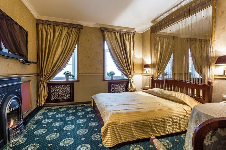 Room 8 of 35