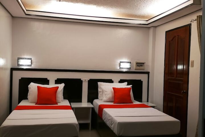 Room 26 of 83