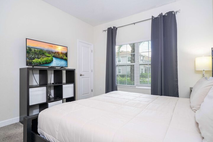 Room 4 of 67