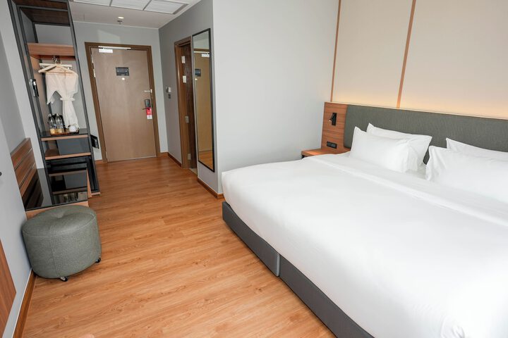 Room 30 of 112