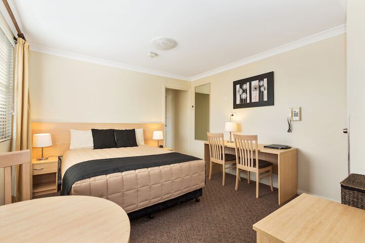 Room 4 of 29