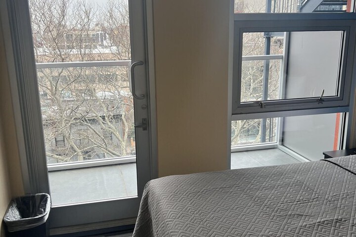 Room 5 of 12