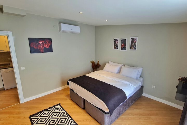 Room 11 of 43