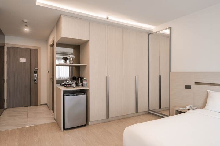 Room 10 of 85