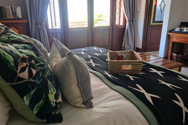 Room 10 of 33