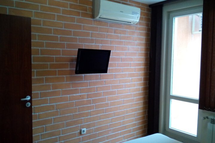 Room 12 of 30