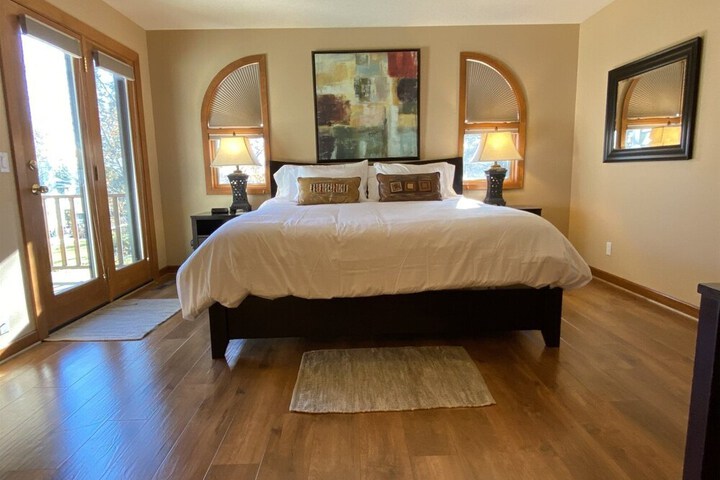 Room 3 of 28