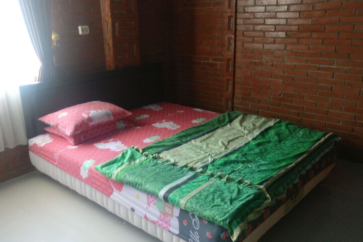 Room 9 of 34