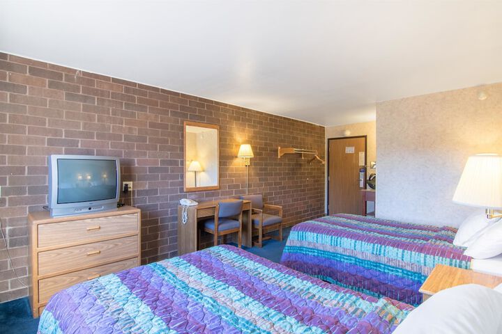 1 Double Bed (2 of 5)