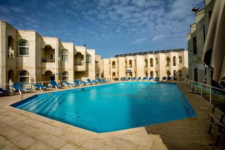 Hotel Pool