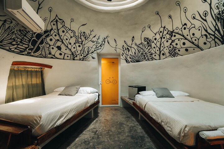 Room 46 of 122