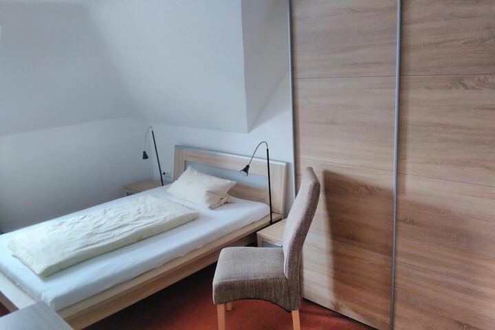 Room 9 of 43