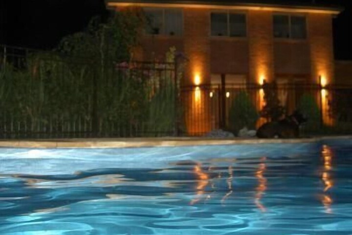 Pool 23 of 33
