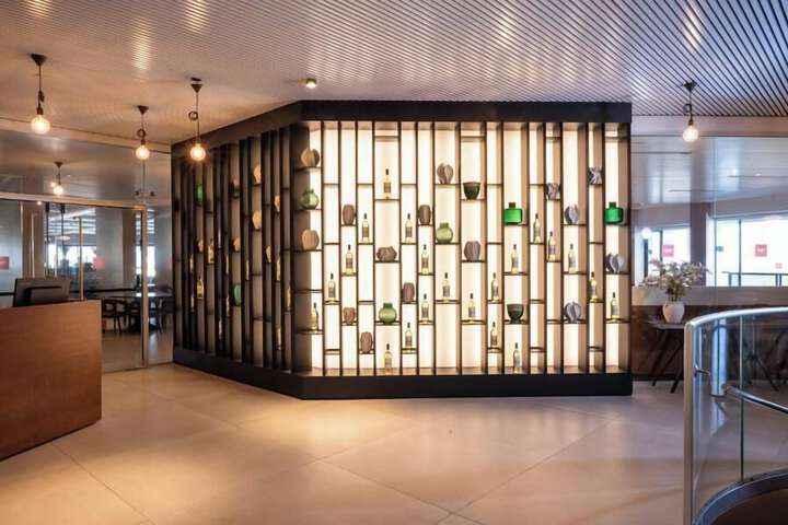 Entrance & Lobby
