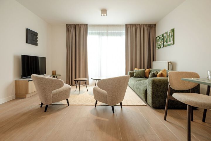 Room 35 of 62