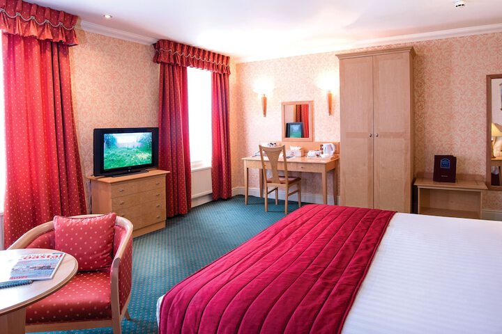 Room 27 of 110